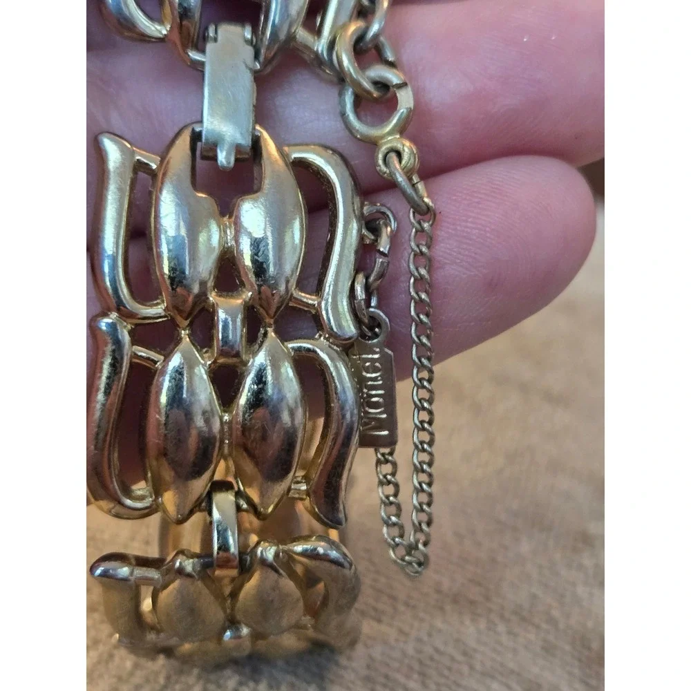 Monet Goldtone Bracelet Safety Chain Vintage 7in